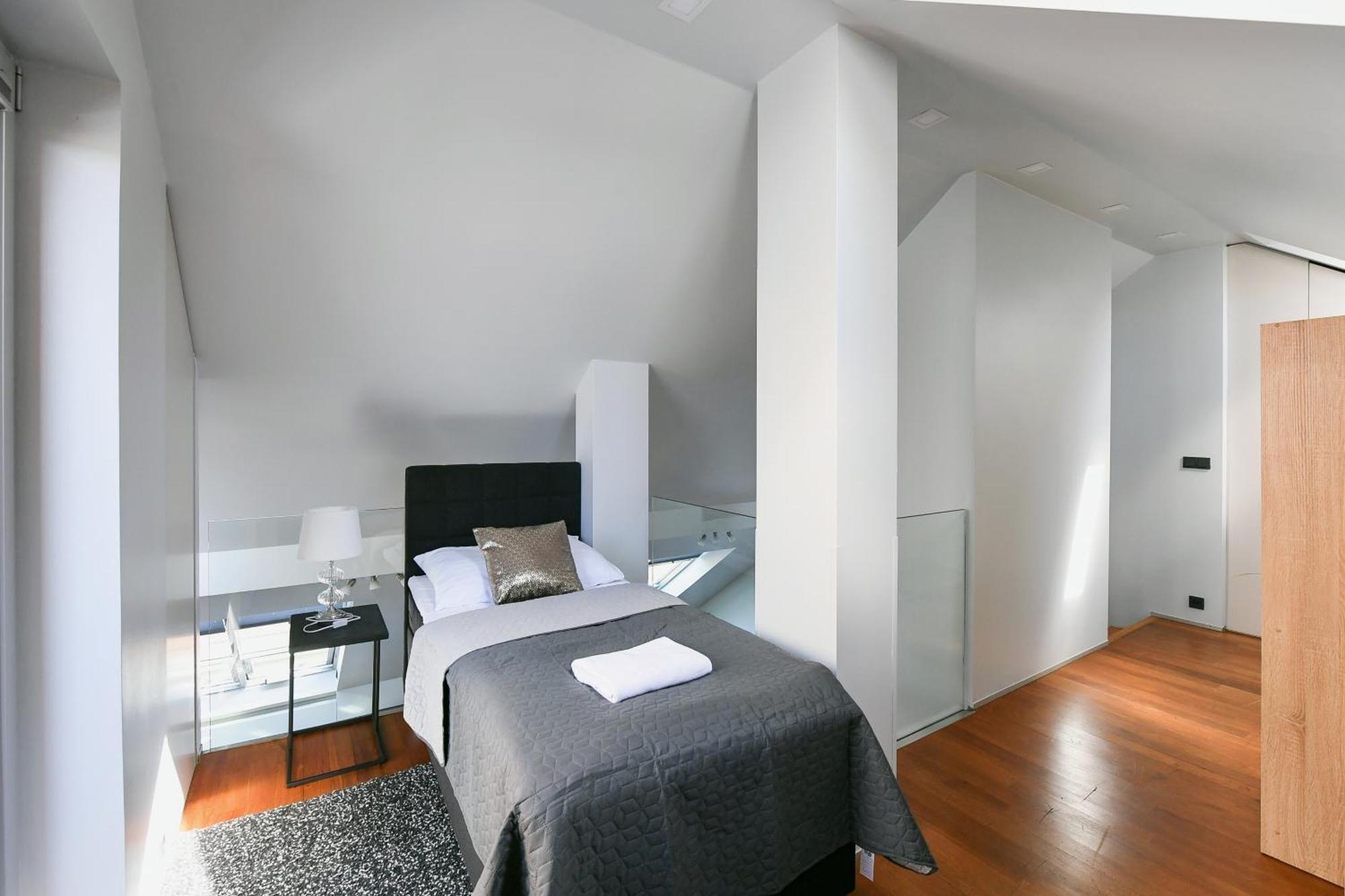 Luxury Duplex With Terrace Apartment Prag